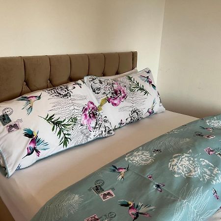 Park View Serviced Apartment - Next To Northolt Tube Station - Near Central London & Wembley Exterior foto