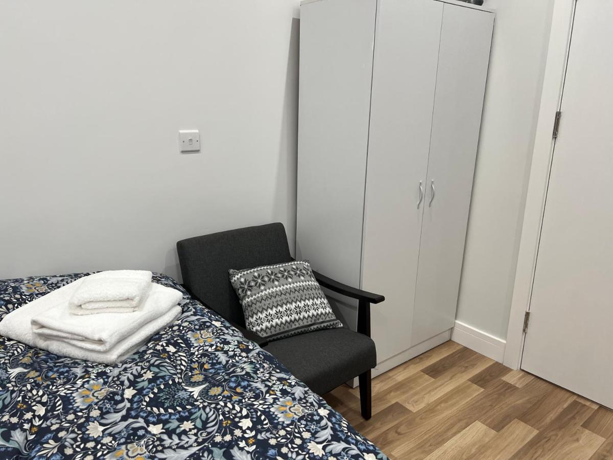 Park View Serviced Apartment - Next To Northolt Tube Station - Near Central London & Wembley Exterior foto